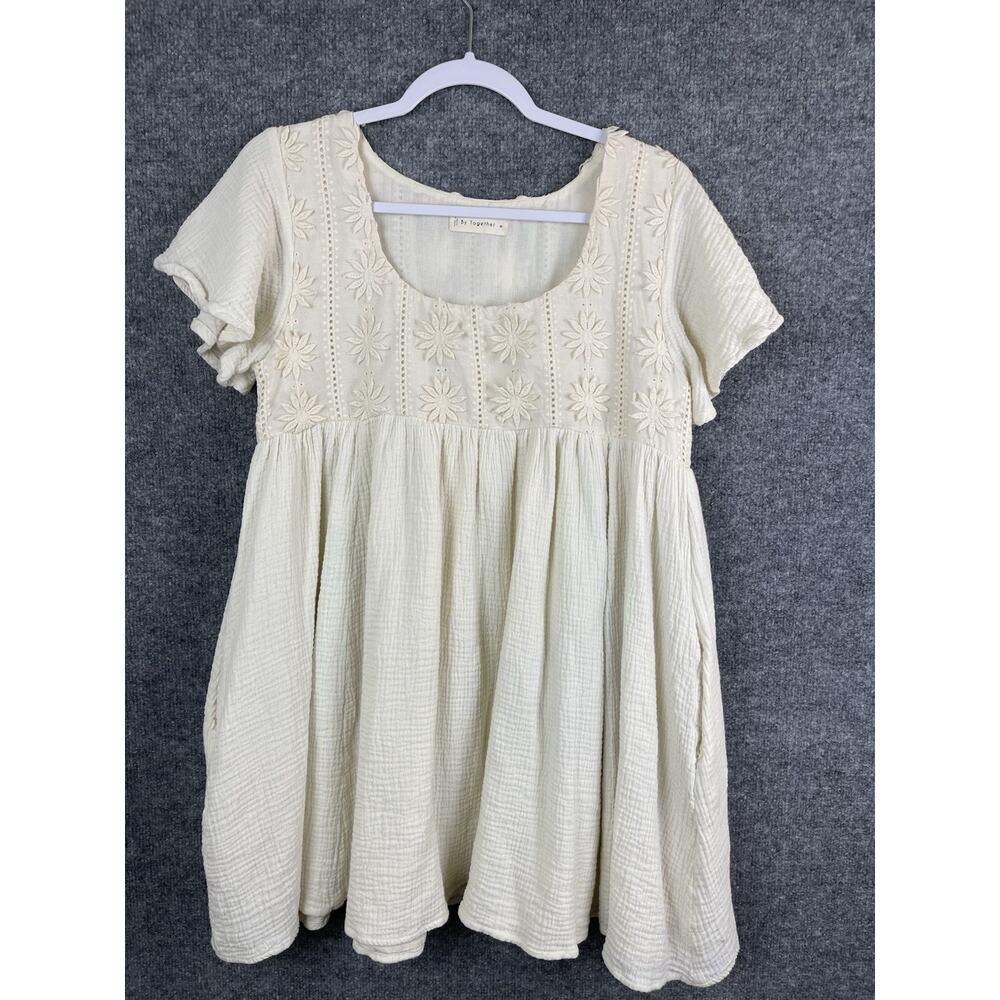 Together Aspyn Babydoll Dress‎ Size Medium Cream Gazzy Embroidered